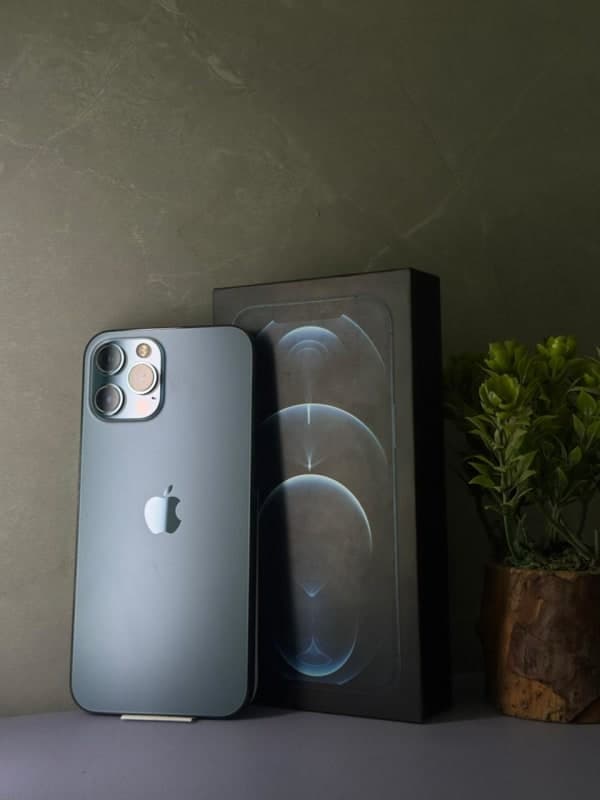 iPhone 12 Pro Max - صورة 1