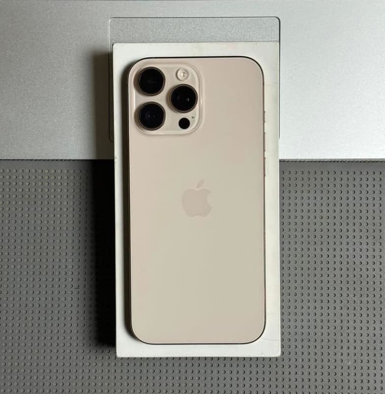iPhone 16 Pro Max - صورة 1