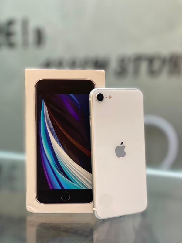 iphone SE 2022 - صورة 1