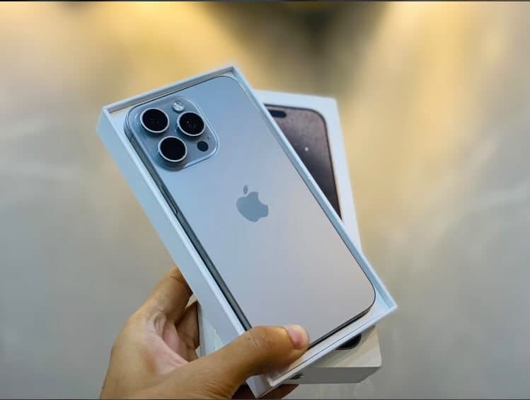 Iphone 15 Pro Max - صورة 1